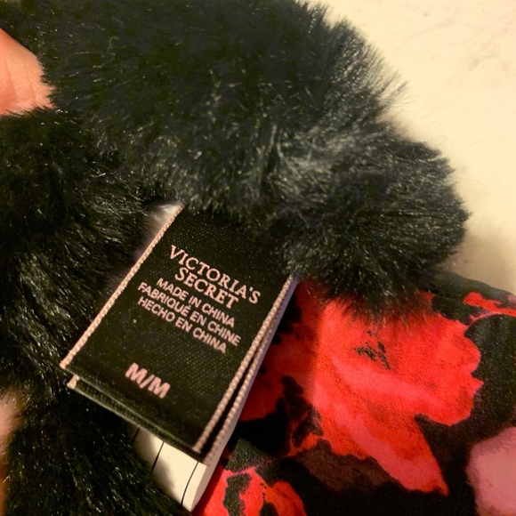 Victoria Secret Slippers - Picture 4 of 5